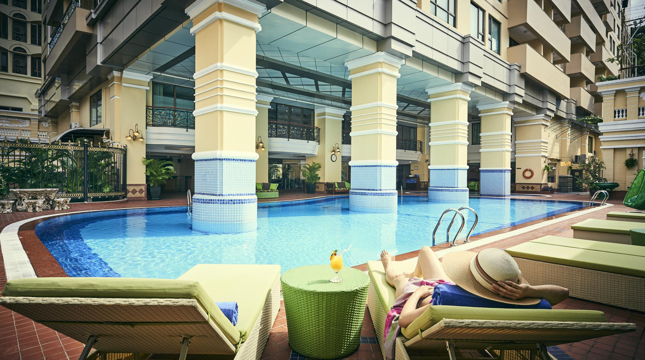 Sherwood Residence Hô Chi Minh-Ville Extérieur photo The pool at the hotel
