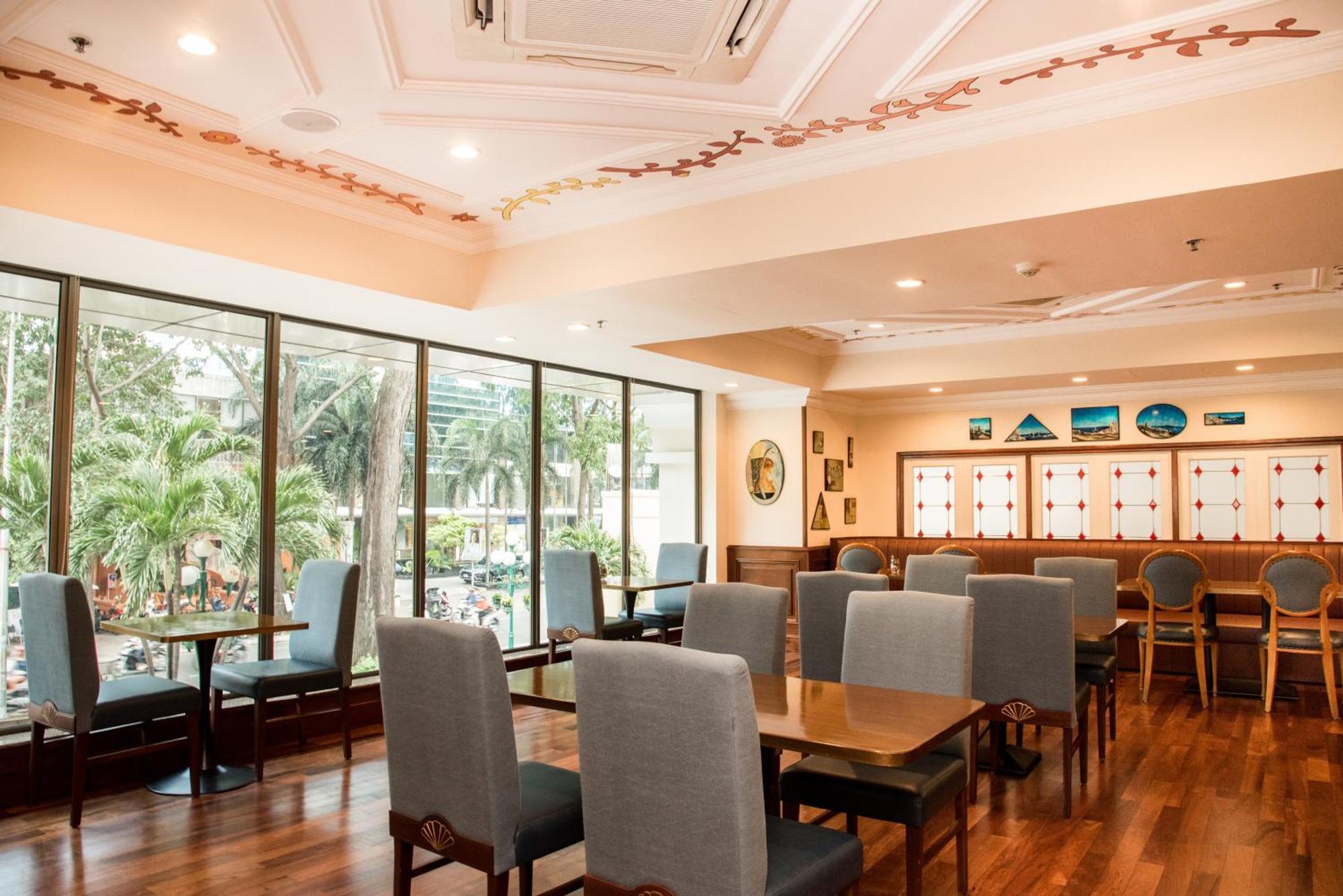 Sherwood Residence Hô Chi Minh-Ville Extérieur photo The interior of the restaurant