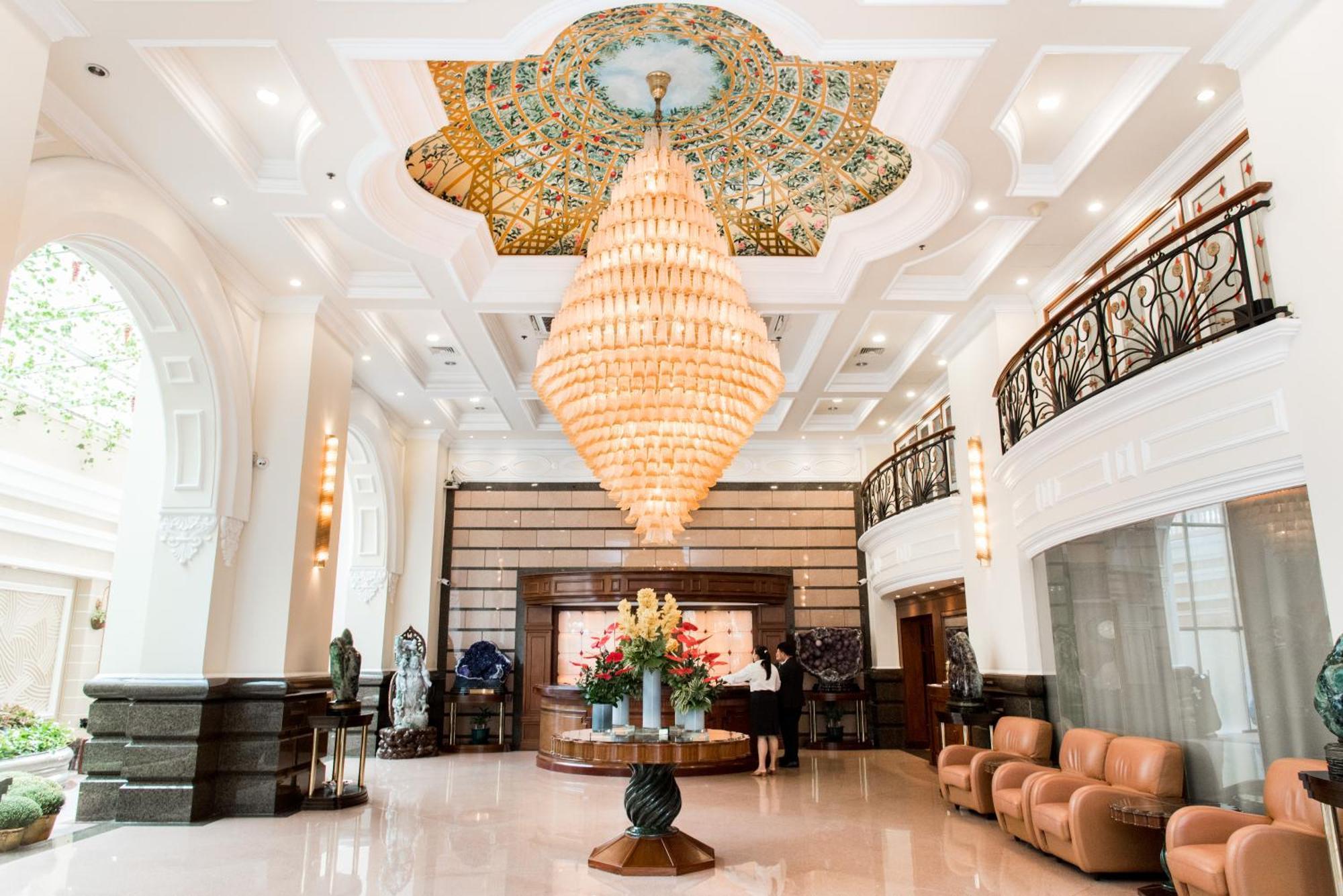 Sherwood Residence Hô Chi Minh-Ville Extérieur photo The lobby of the hotel